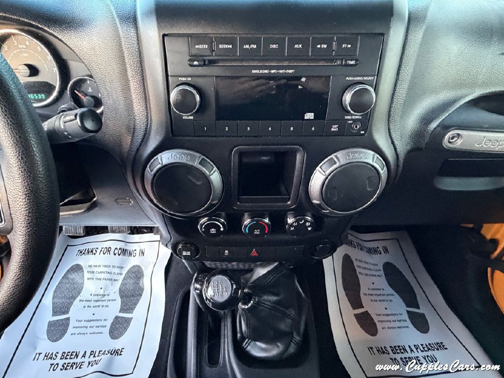 2012 Jeep Wrangler Image 18