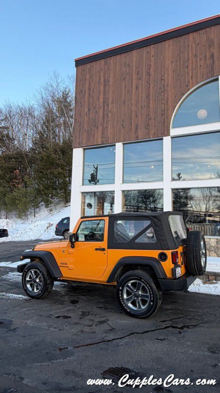 2012 Jeep Wrangler Image 23