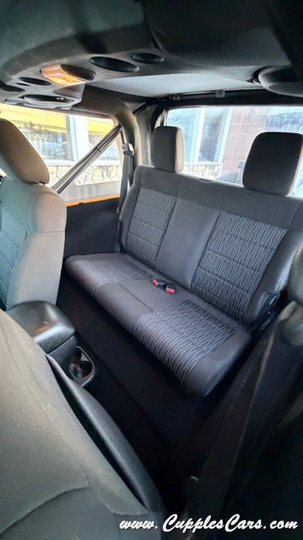 2012 Jeep Wrangler Image 25