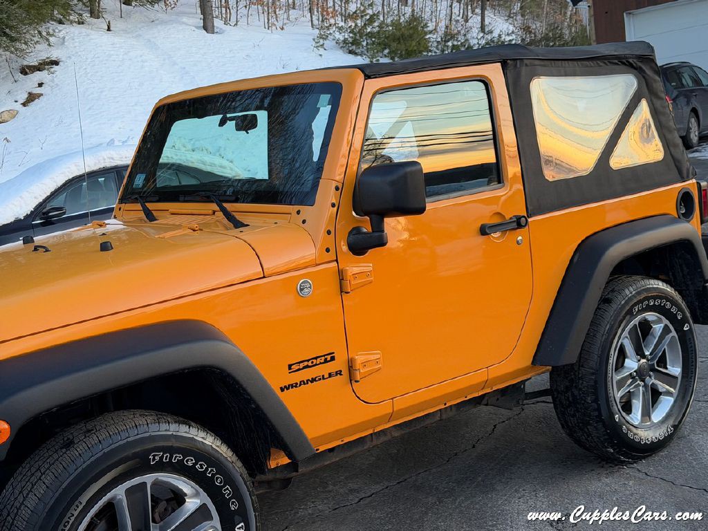 2012 Jeep Wrangler Image 28