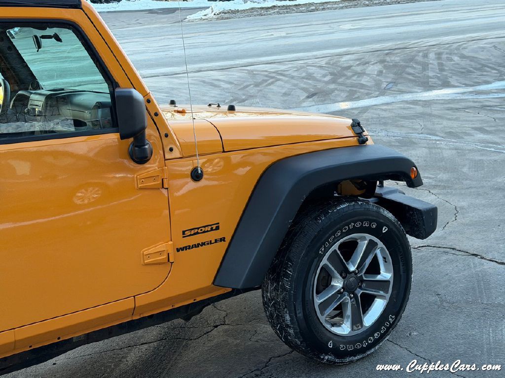 2012 Jeep Wrangler Image 32