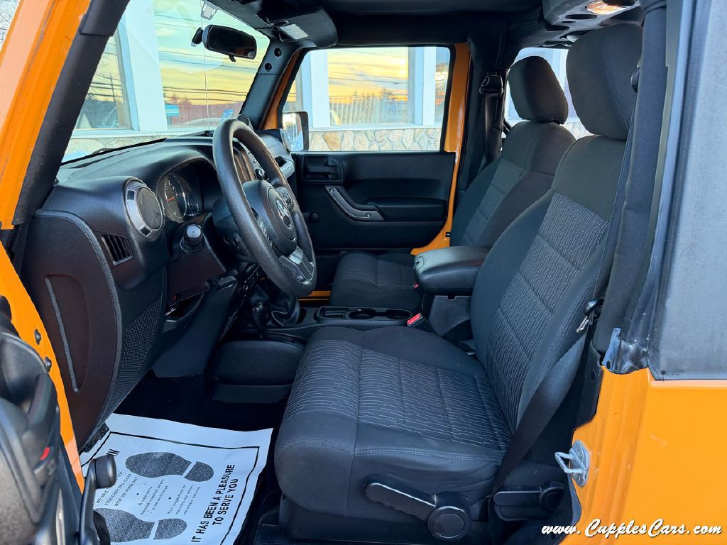 2012 Jeep Wrangler Image 4