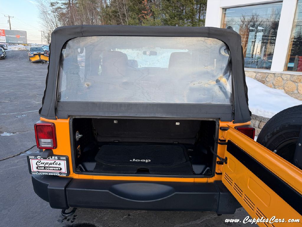 2012 Jeep Wrangler Image 9