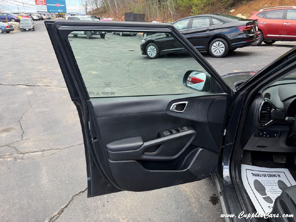 2020 Kia Soul Image 6