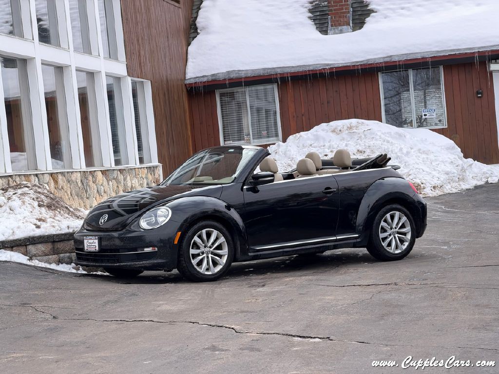 2014 Volkswagen Beetle Image 2