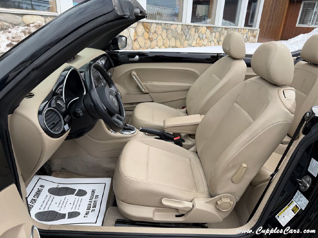 2014 Volkswagen Beetle Image 4