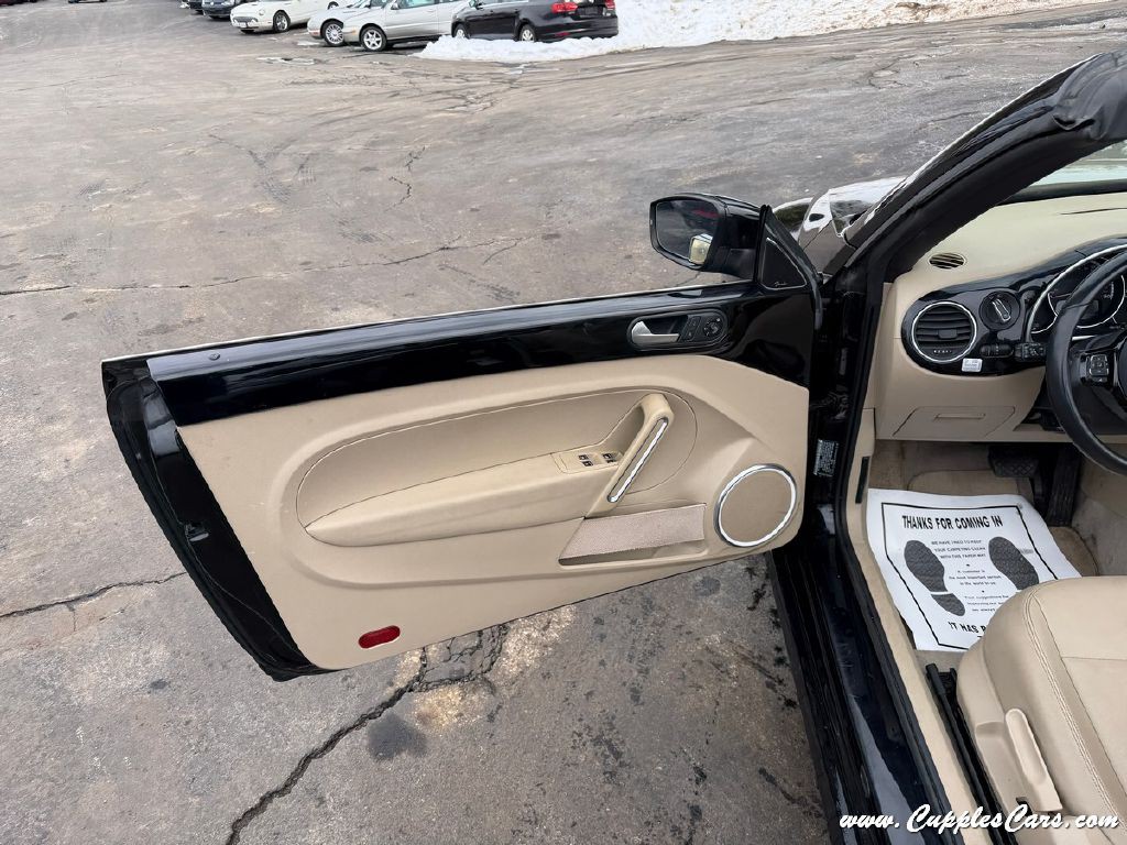 2014 Volkswagen Beetle Image 6