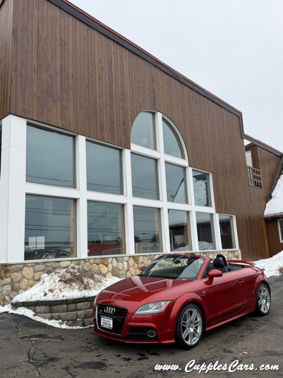 2011 Audi TT Image 32