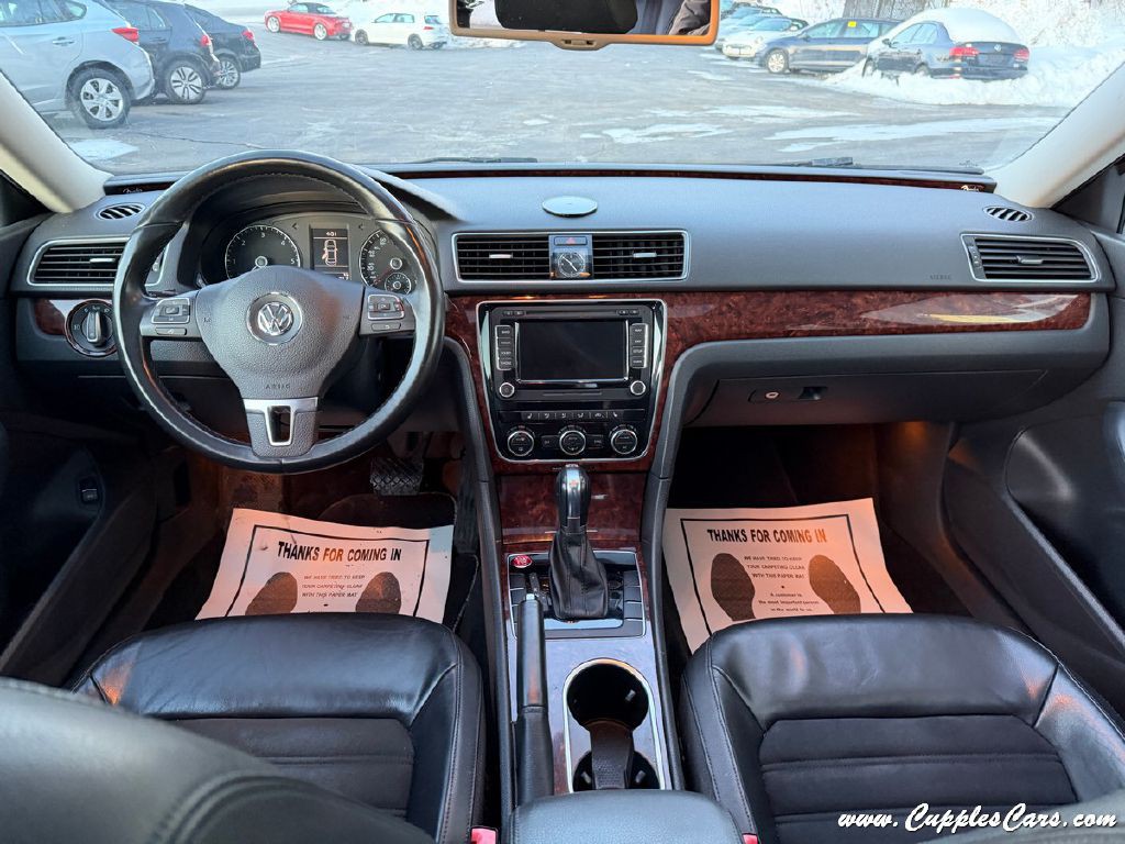 2013 Volkswagen Passat Image 16