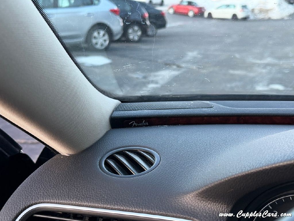 2013 Volkswagen Passat Image 25