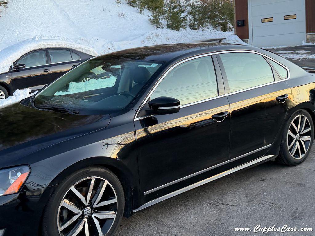 2013 Volkswagen Passat Image 36