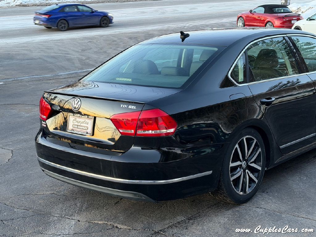 2013 Volkswagen Passat Image 40