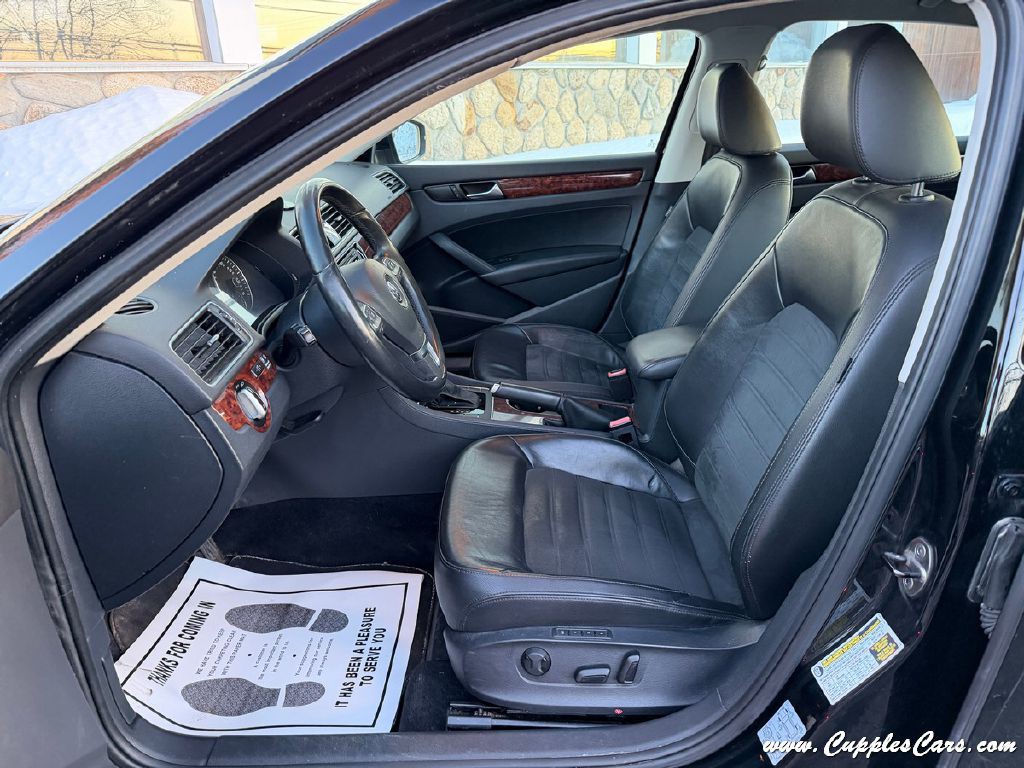 2013 Volkswagen Passat Image 4