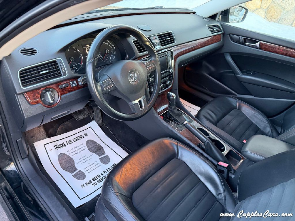 2013 Volkswagen Passat Image 5