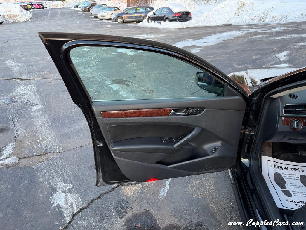 2013 Volkswagen Passat Image 6