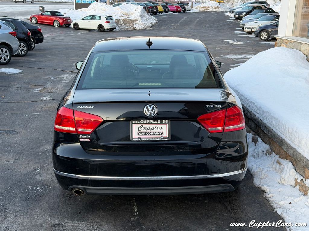 2013 Volkswagen Passat Image 11