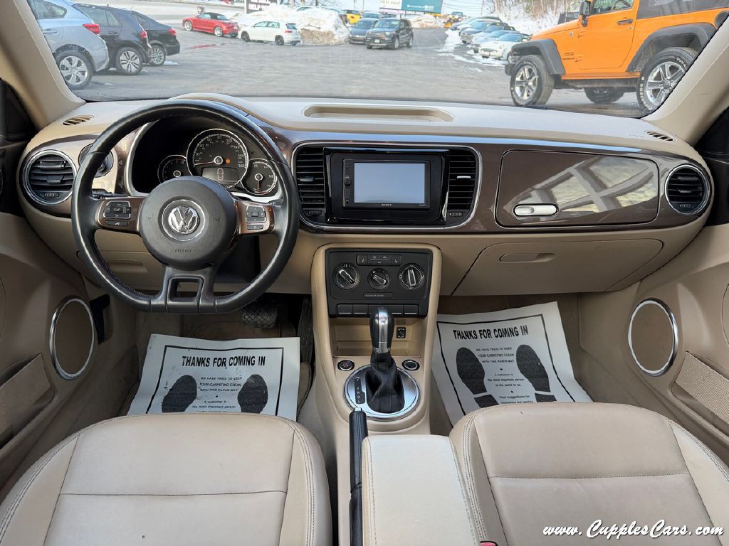 2014 Volkswagen Beetle Image 15