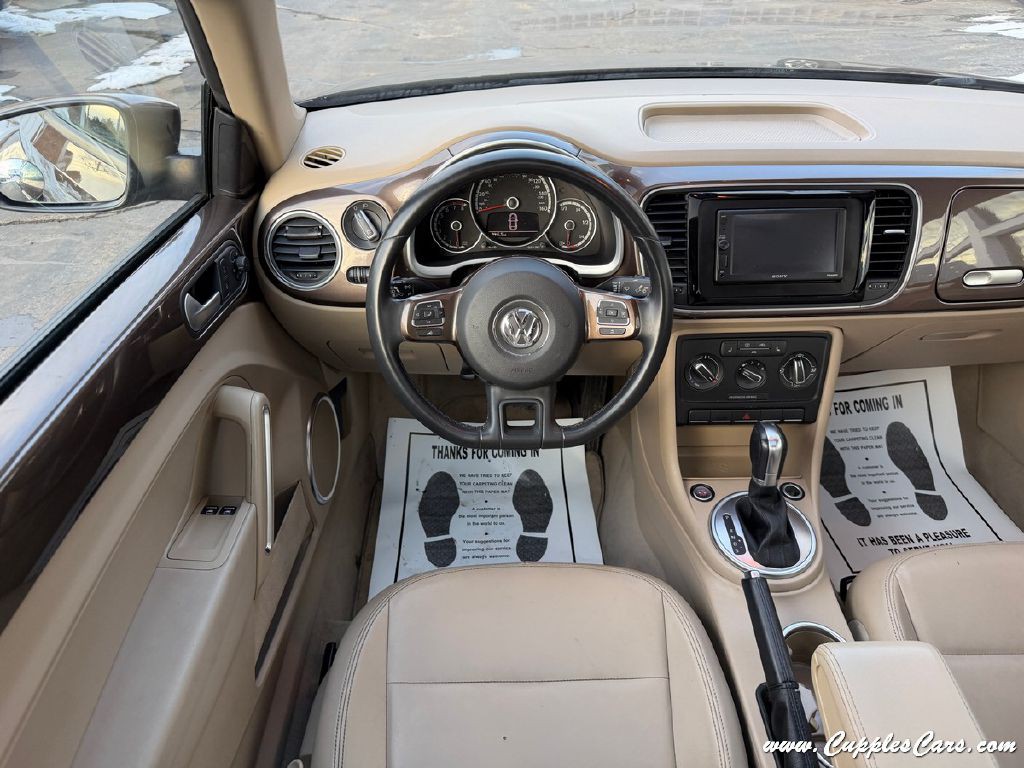 2014 Volkswagen Beetle Image 16