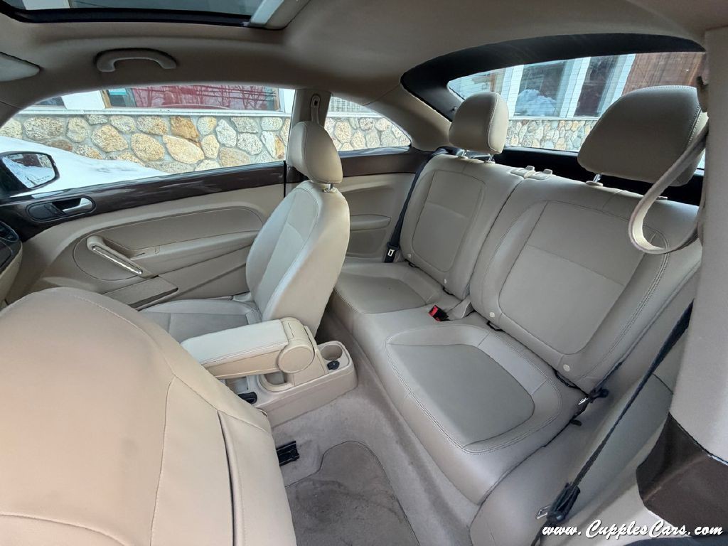 2014 Volkswagen Beetle Image 22