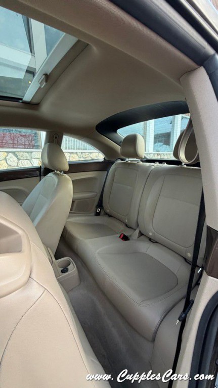 2014 Volkswagen Beetle Image 28