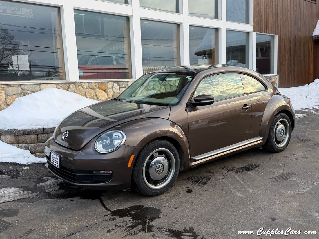 2014 Volkswagen Beetle Image 1