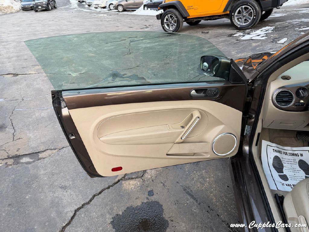 2014 Volkswagen Beetle Image 6