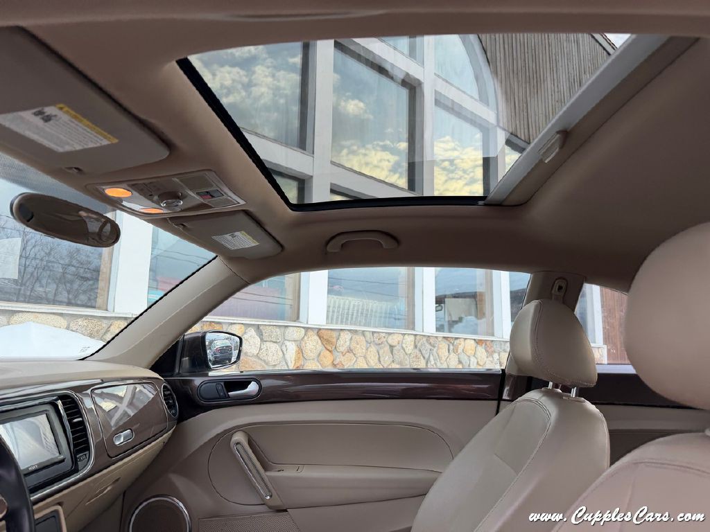 2014 Volkswagen Beetle Image 7