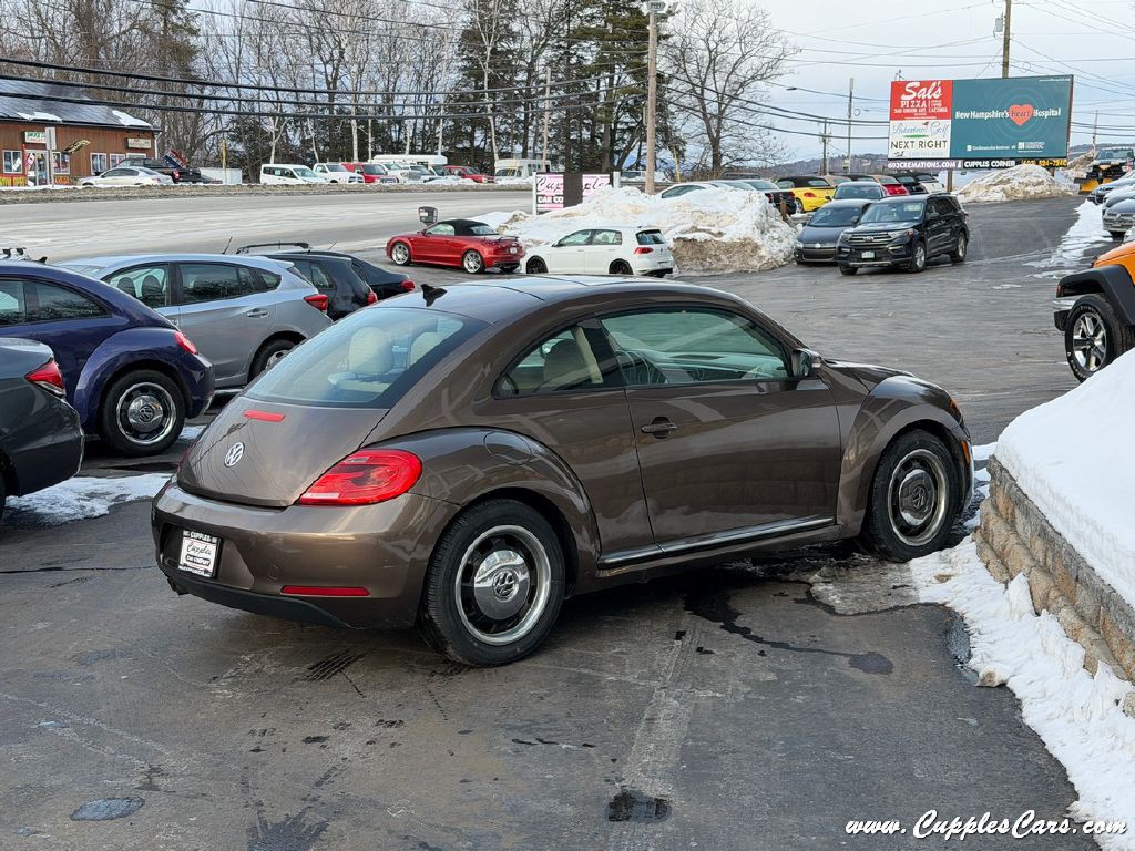 2014 Volkswagen Beetle Image 9