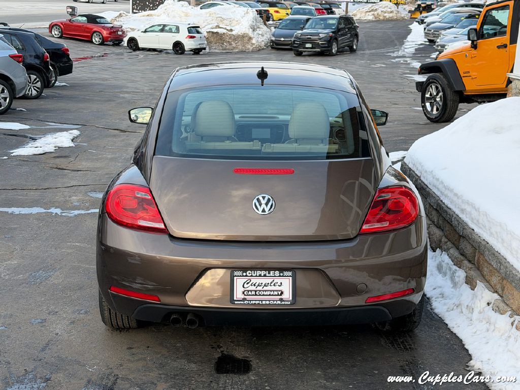2014 Volkswagen Beetle Image 10