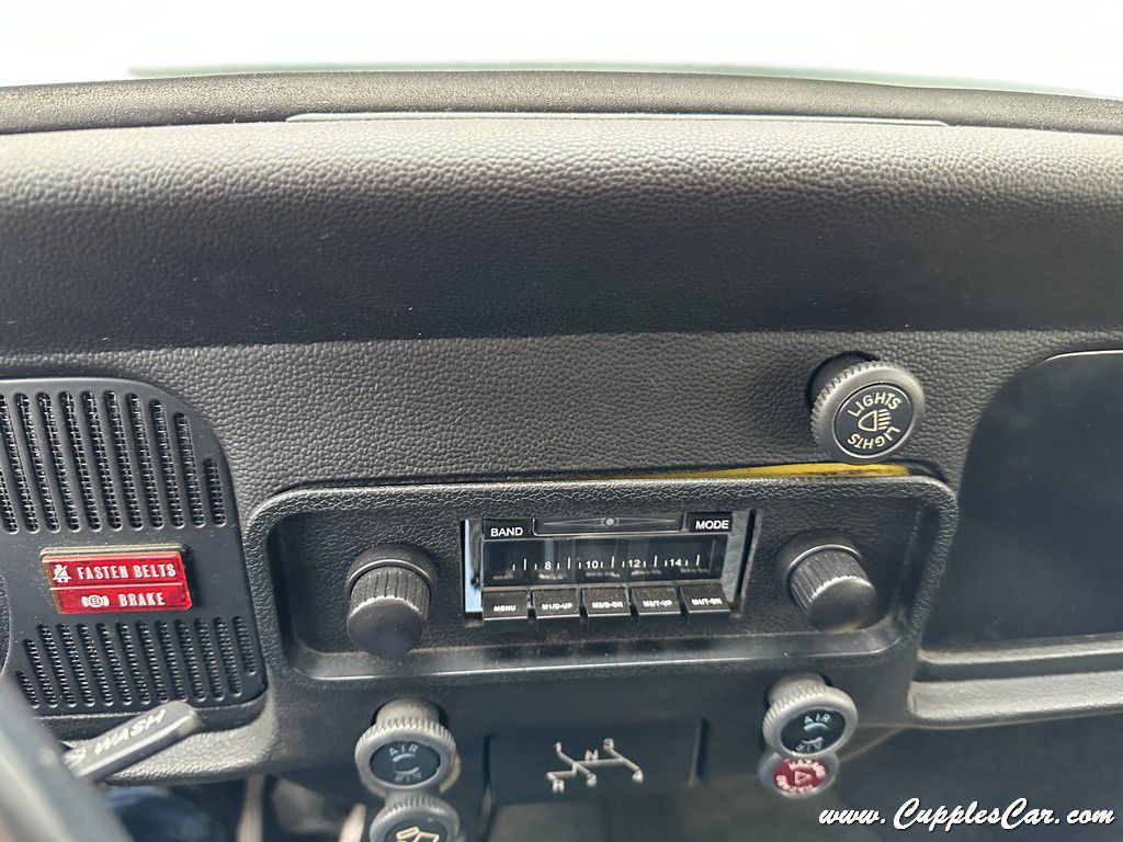 1974 Volkswagen Beetle Image 18