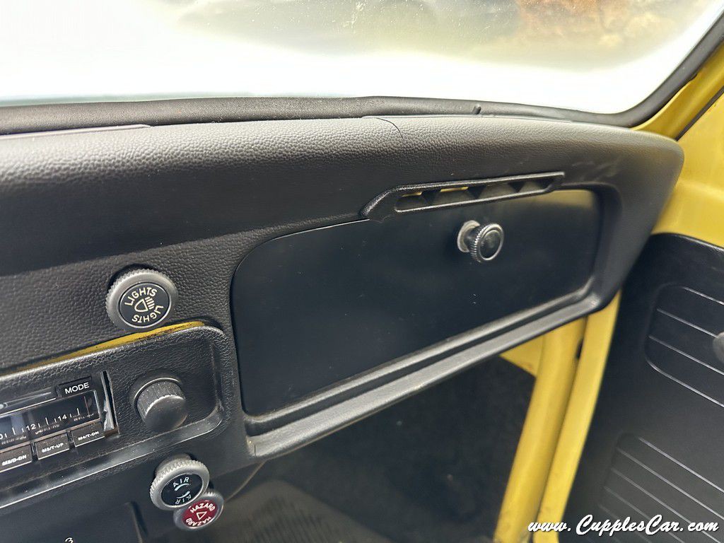 1974 Volkswagen Beetle Image 19