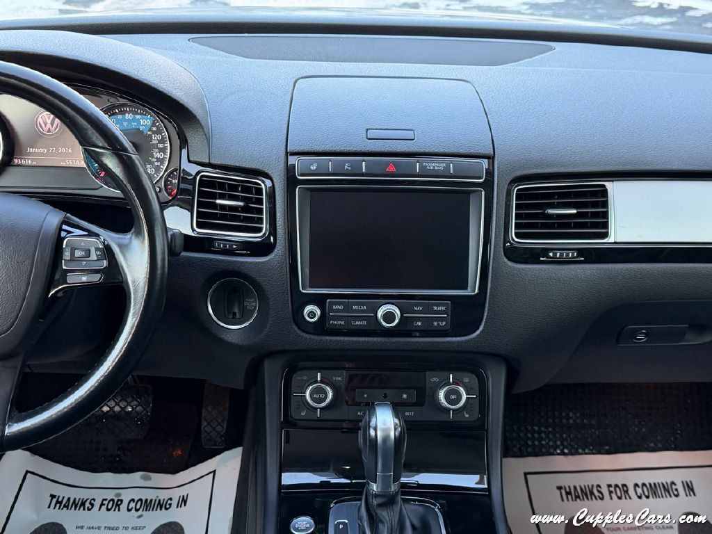 2017 Volkswagen Touareg Image 18