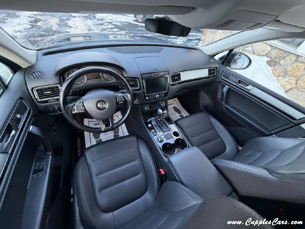 2017 Volkswagen Touareg Image 22