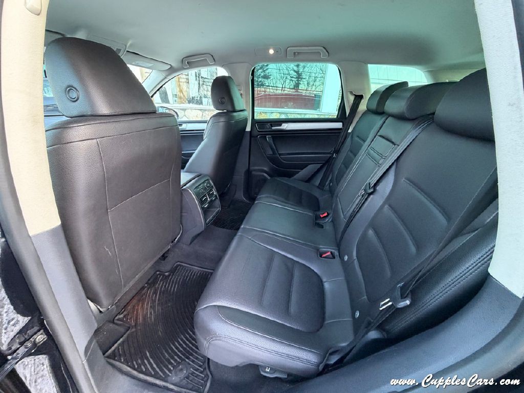 2017 Volkswagen Touareg Image 23