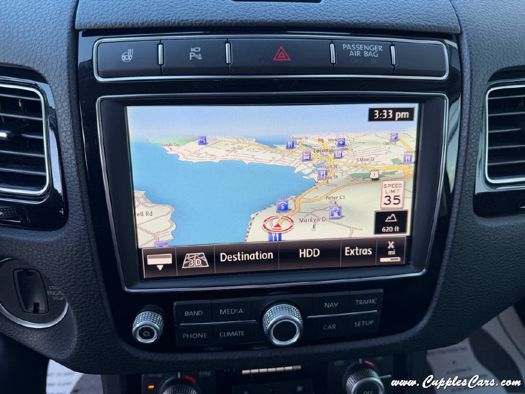 2017 Volkswagen Touareg Image 25