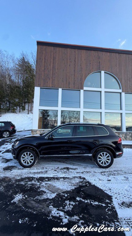 2017 Volkswagen Touareg Image 28