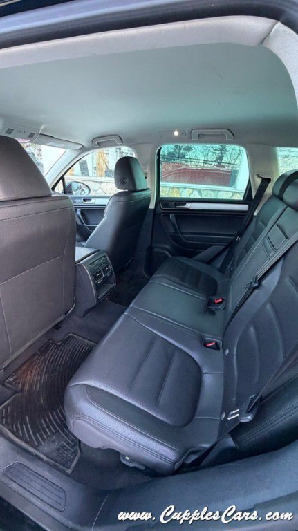 2017 Volkswagen Touareg Image 31