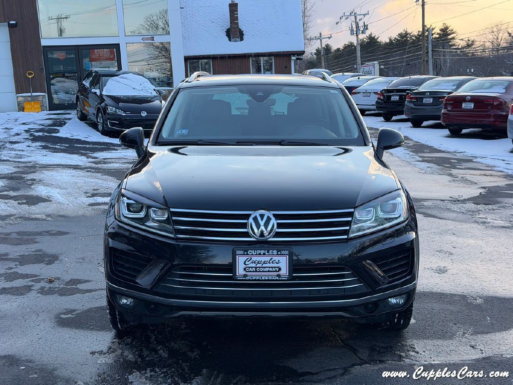 2017 Volkswagen Touareg Image 32