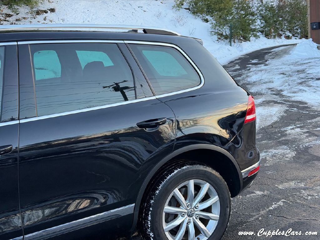 2017 Volkswagen Touareg Image 36