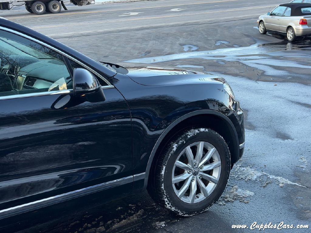 2017 Volkswagen Touareg Image 41