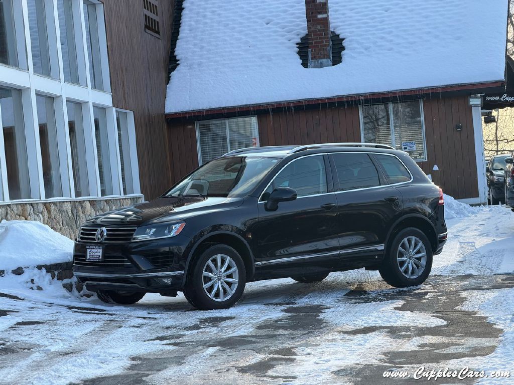 2017 Volkswagen Touareg Image 2