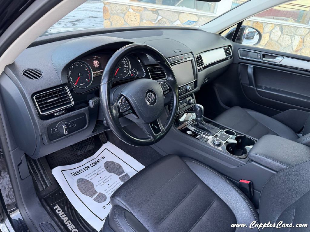 2017 Volkswagen Touareg Image 5