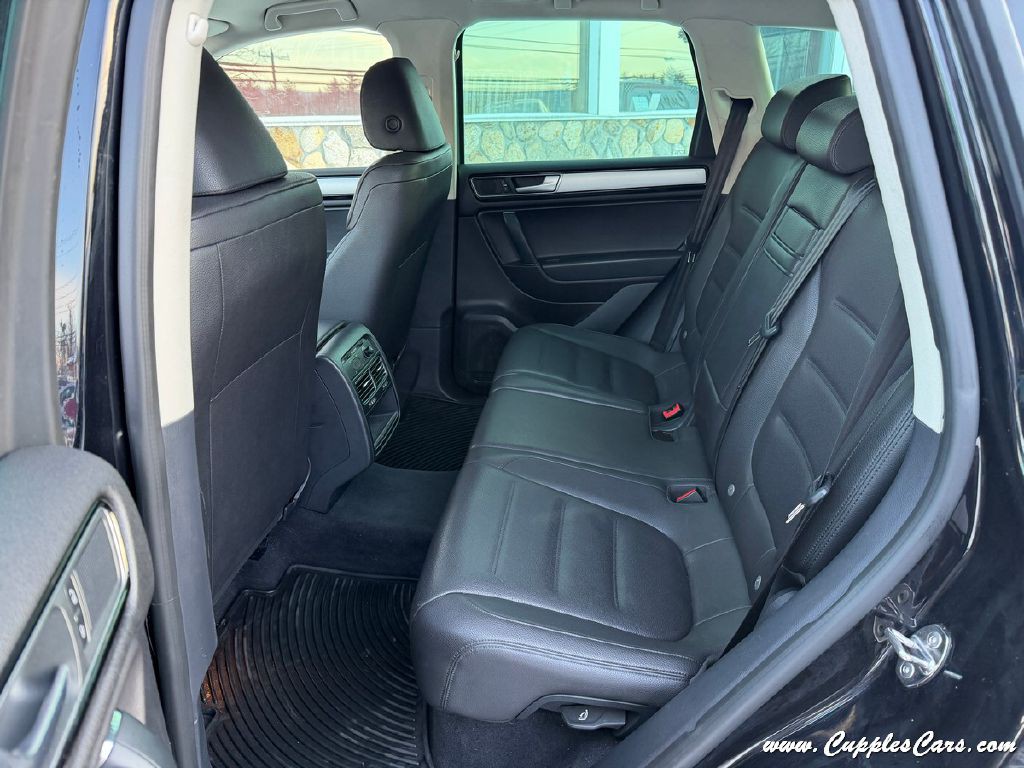 2017 Volkswagen Touareg Image 7
