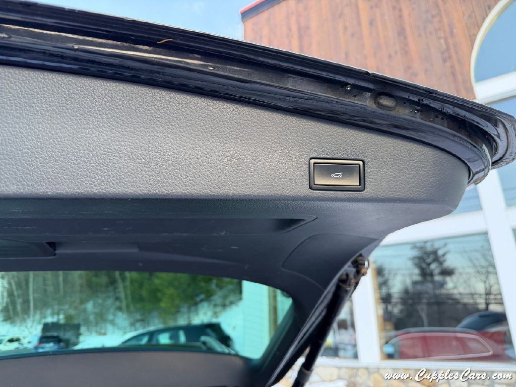 2017 Volkswagen Touareg Image 9