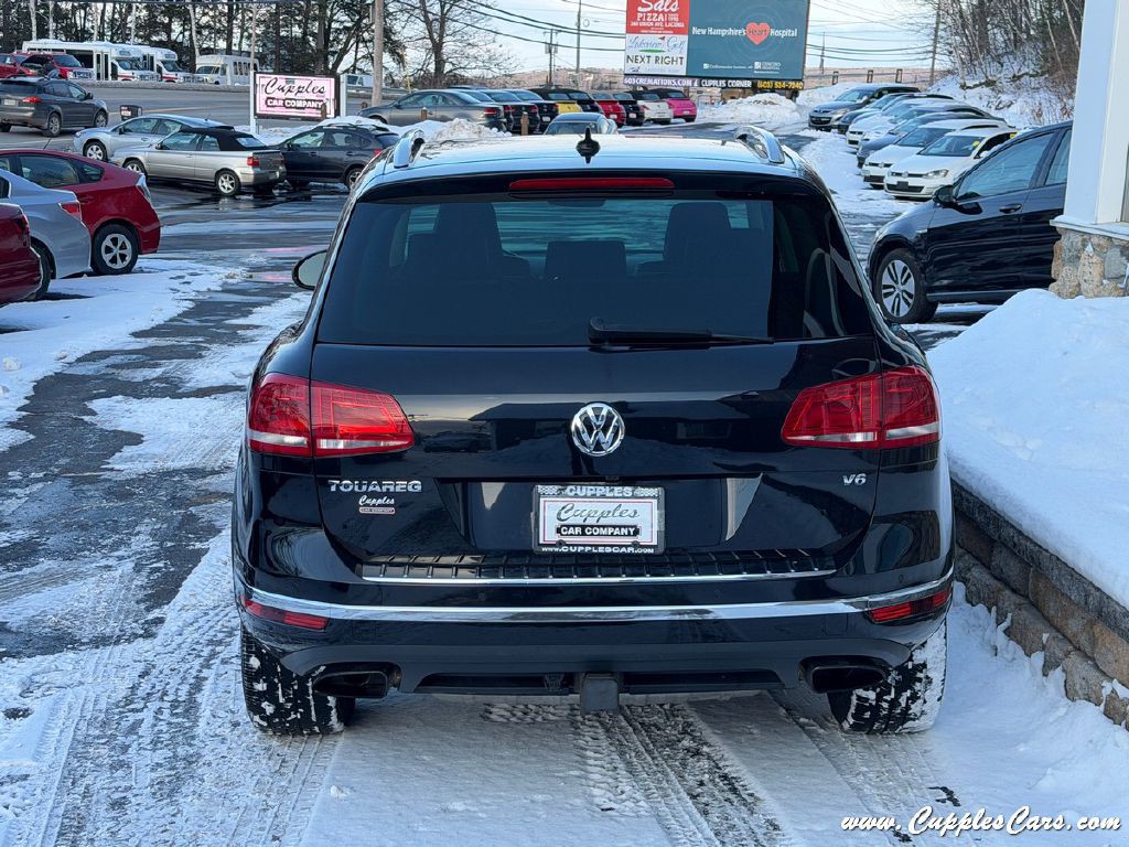2017 Volkswagen Touareg Image 11