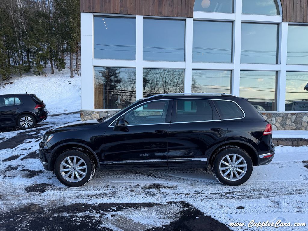 2017 Volkswagen Touareg Image 12