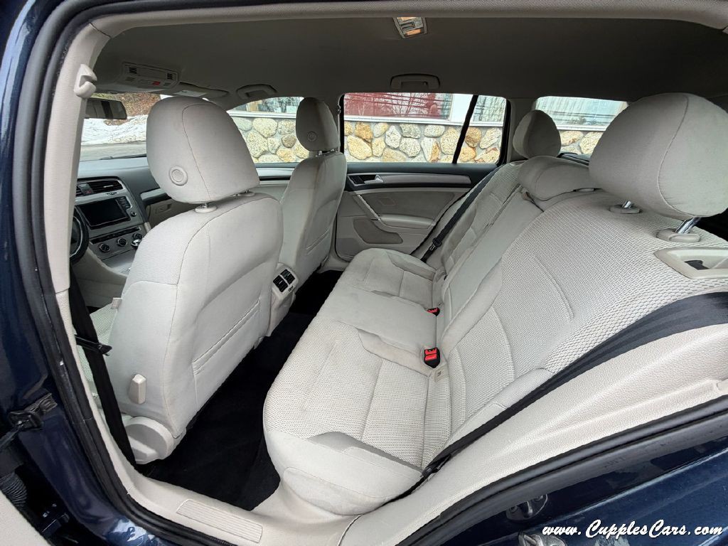 2016 Volkswagen Golf Image 22