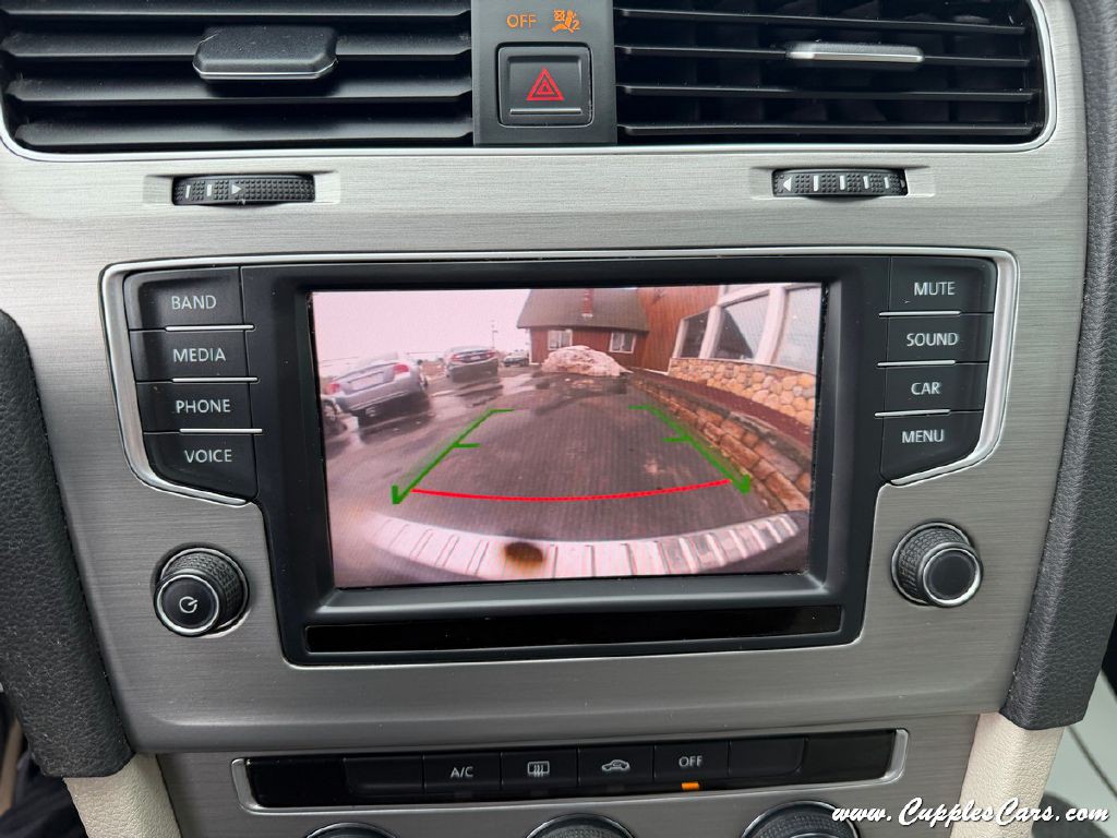 2016 Volkswagen Golf Image 25