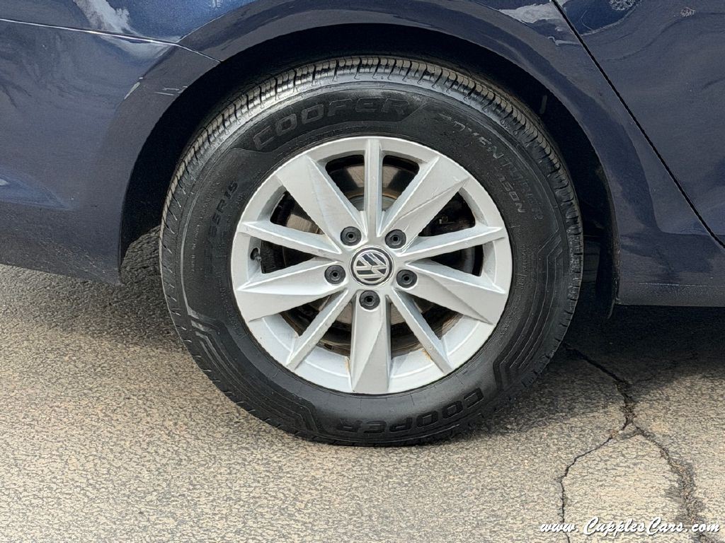 2016 Volkswagen Golf Image 42