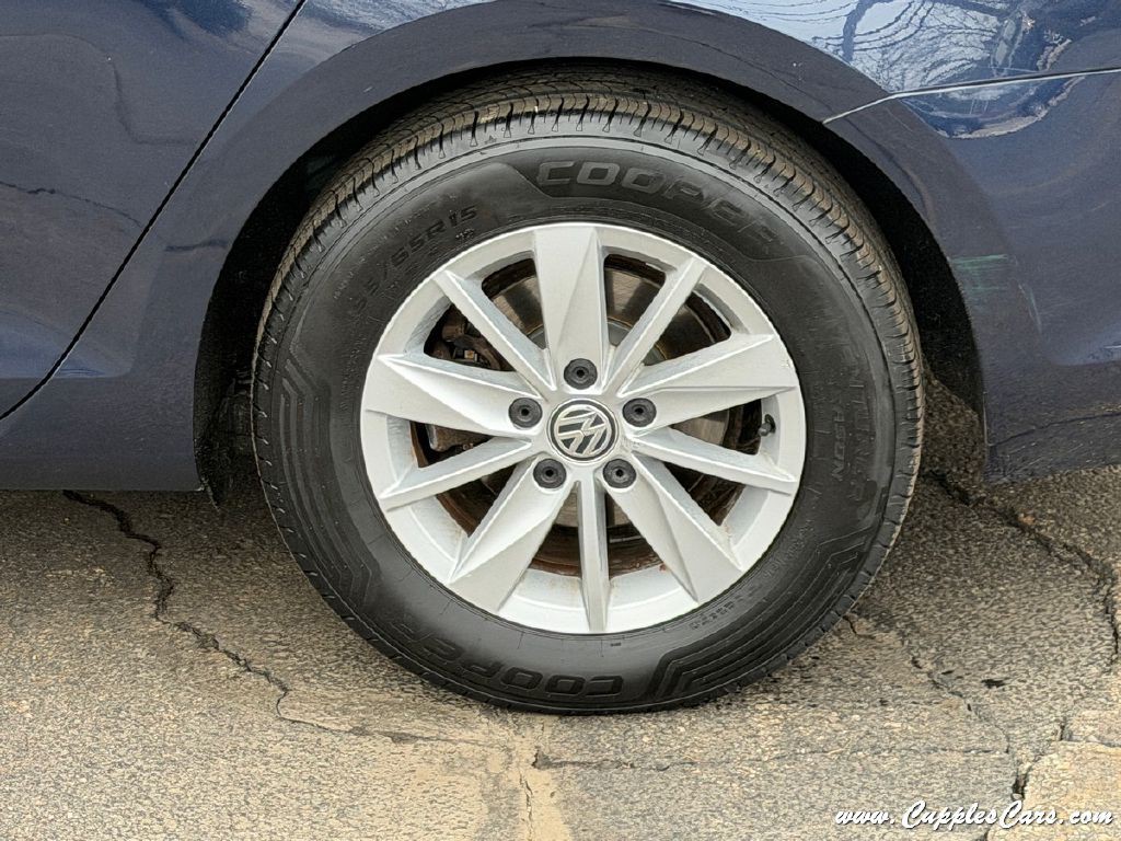 2016 Volkswagen Golf Image 43